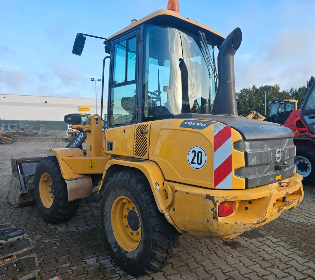 Volvo L30G Radlader mit Klappschaufel - اللودر بعجل: صور 2 Volvo L30G Radlader mit Klappschaufel - اللودر بعجل: صور 2