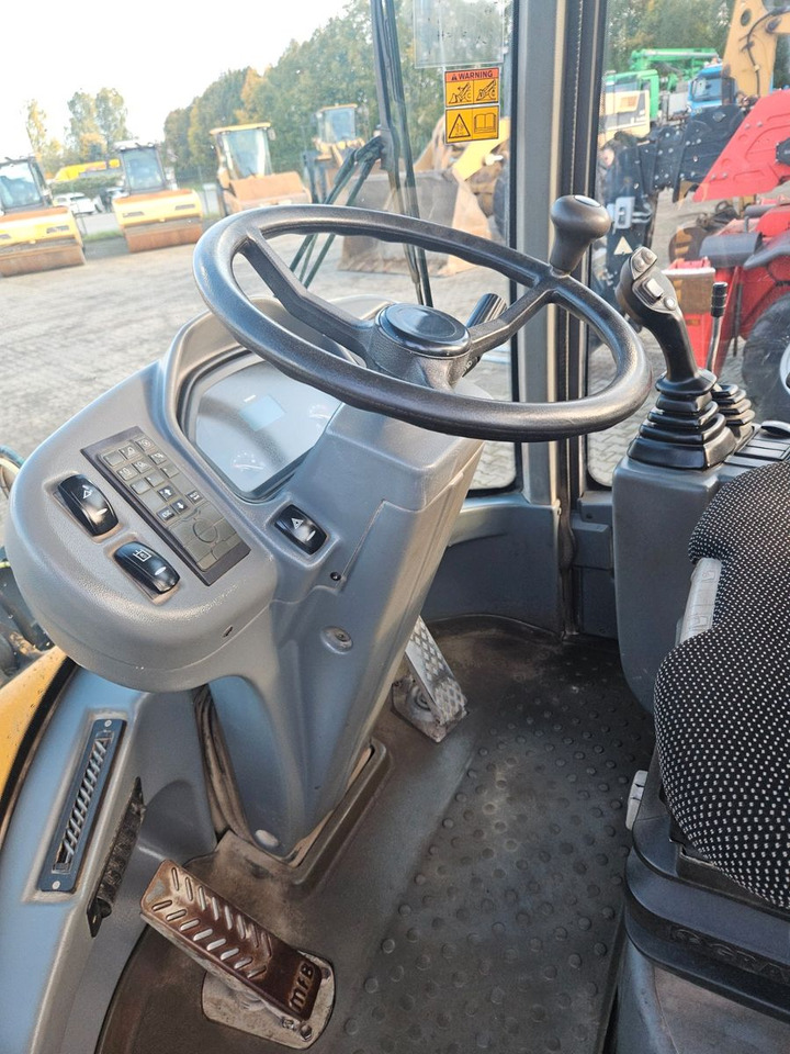 Volvo L30G Radlader mit Klappschaufel - اللودر بعجل: صور 5 Volvo L30G Radlader mit Klappschaufel - اللودر بعجل: صور 5