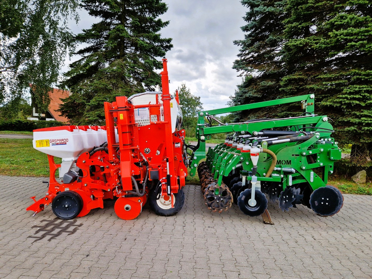 MASCHIO GASPARDO + Moretto MOM MAGA 6R + Strip Hawk - وضع البذور فى خطوط: صور 1 MASCHIO GASPARDO + Moretto MOM MAGA 6R + Strip Hawk - وضع البذور فى خطوط: صور 1