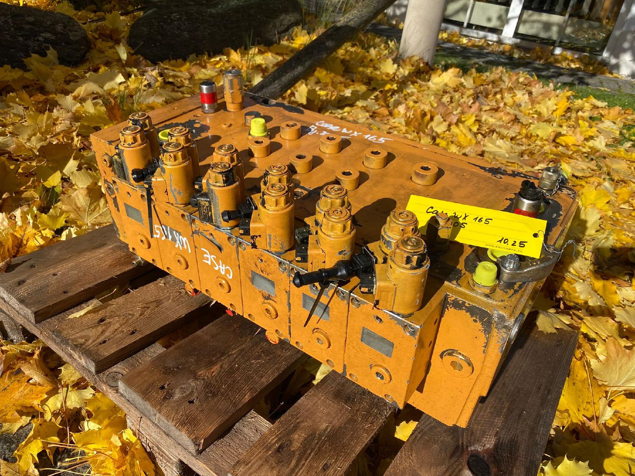 Case WX 165 - صمامات هيدروليكية - آلات البناء: صور 2 Case WX 165 - صمامات هيدروليكية - آلات البناء: صور 2