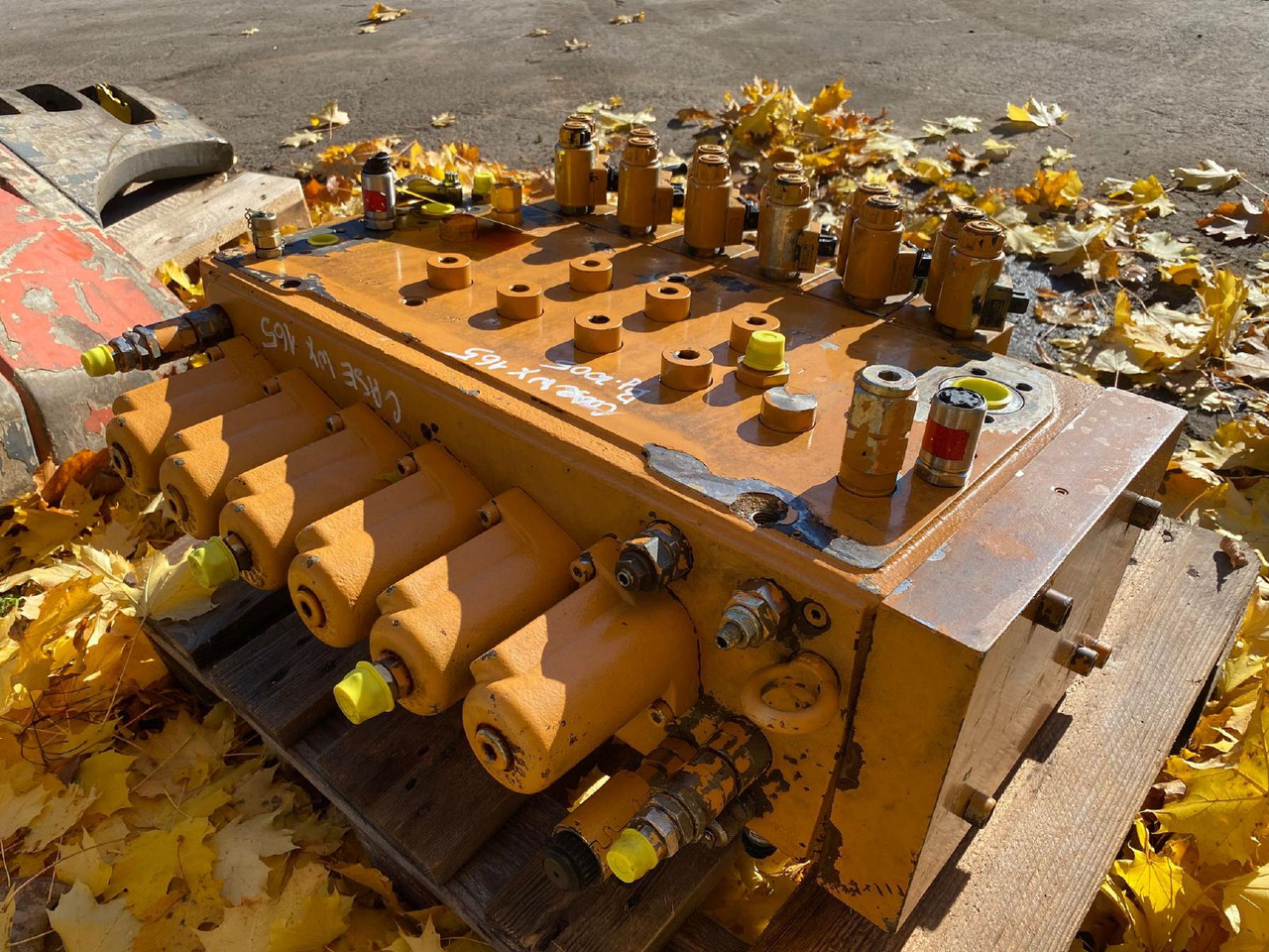 Case WX 165 - صمامات هيدروليكية - آلات البناء: صور 1 Case WX 165 - صمامات هيدروليكية - آلات البناء: صور 1