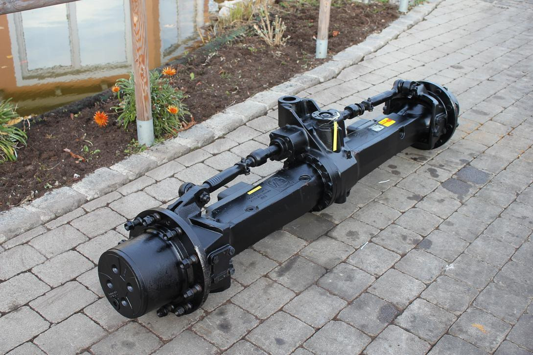 Caterpillar 212 BFT - المحور و قطع الغيار - آلات البناء: صور 2 Caterpillar 212 BFT - المحور و قطع الغيار - آلات البناء: صور 2