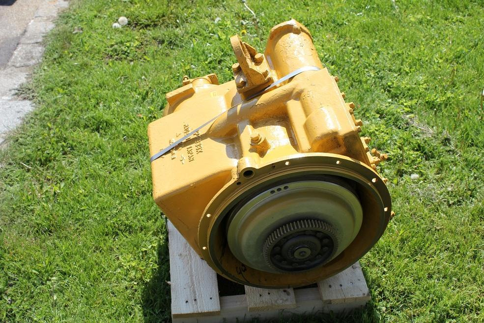 Caterpillar D 3 C - علبة التروس - آلات البناء: صور 5 Caterpillar D 3 C - علبة التروس - آلات البناء: صور 5
