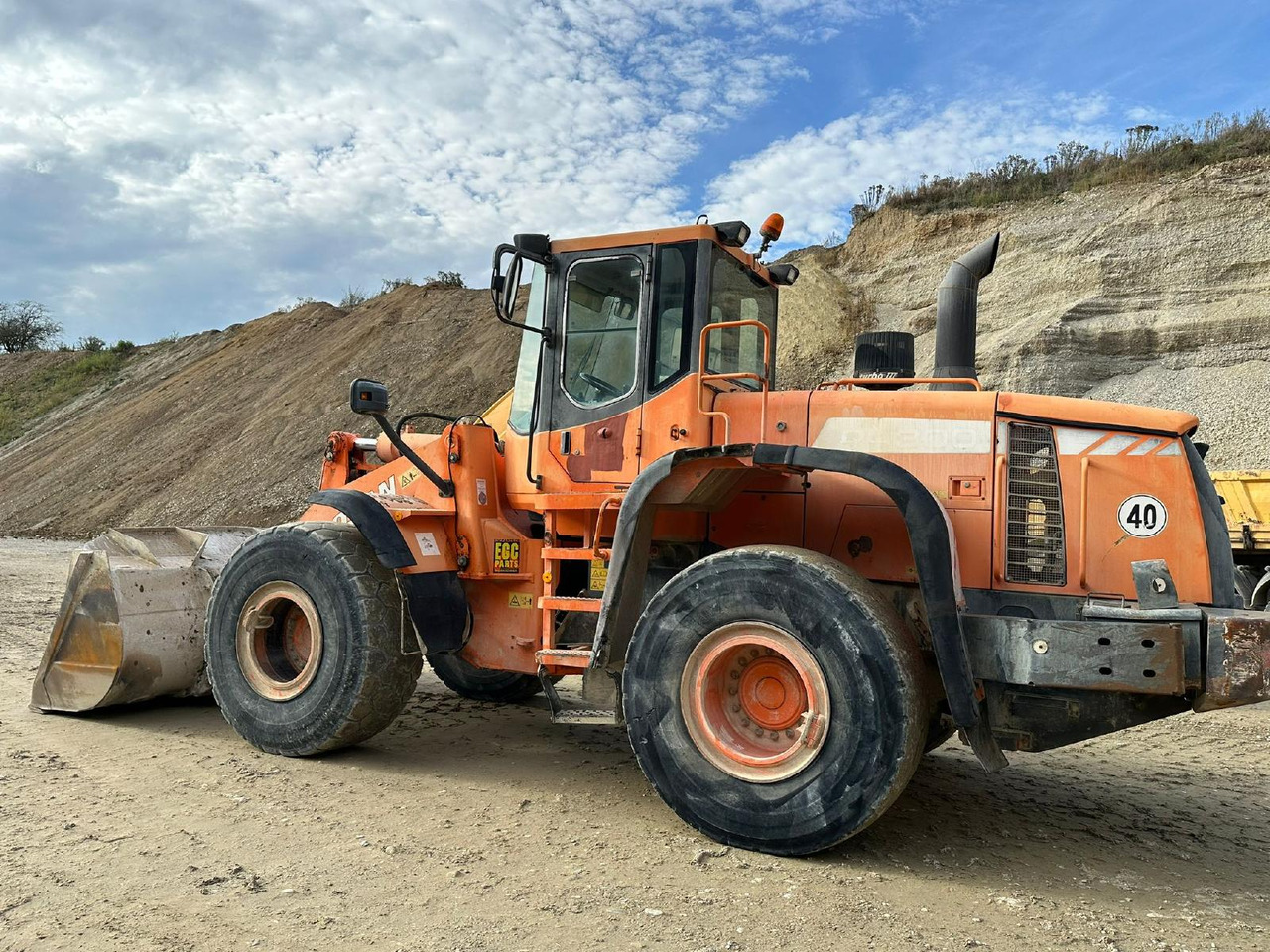 اللودر بعجل Doosan DL 300: صور 6