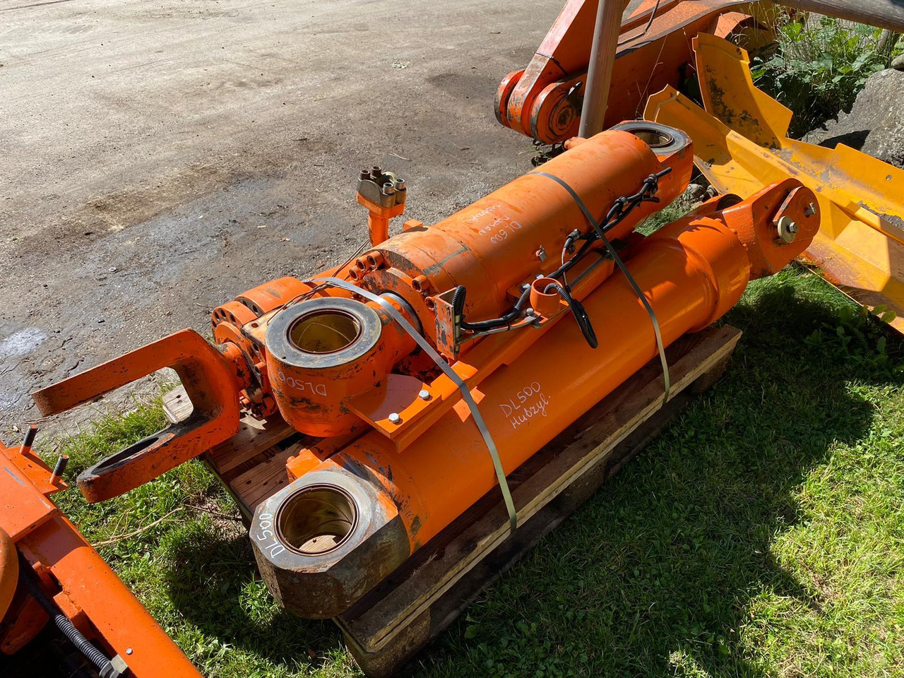 Doosan DL 500 - الاسطوانة الهيدروليكية - آلات البناء: صور 2 Doosan DL 500 - الاسطوانة الهيدروليكية - آلات البناء: صور 2