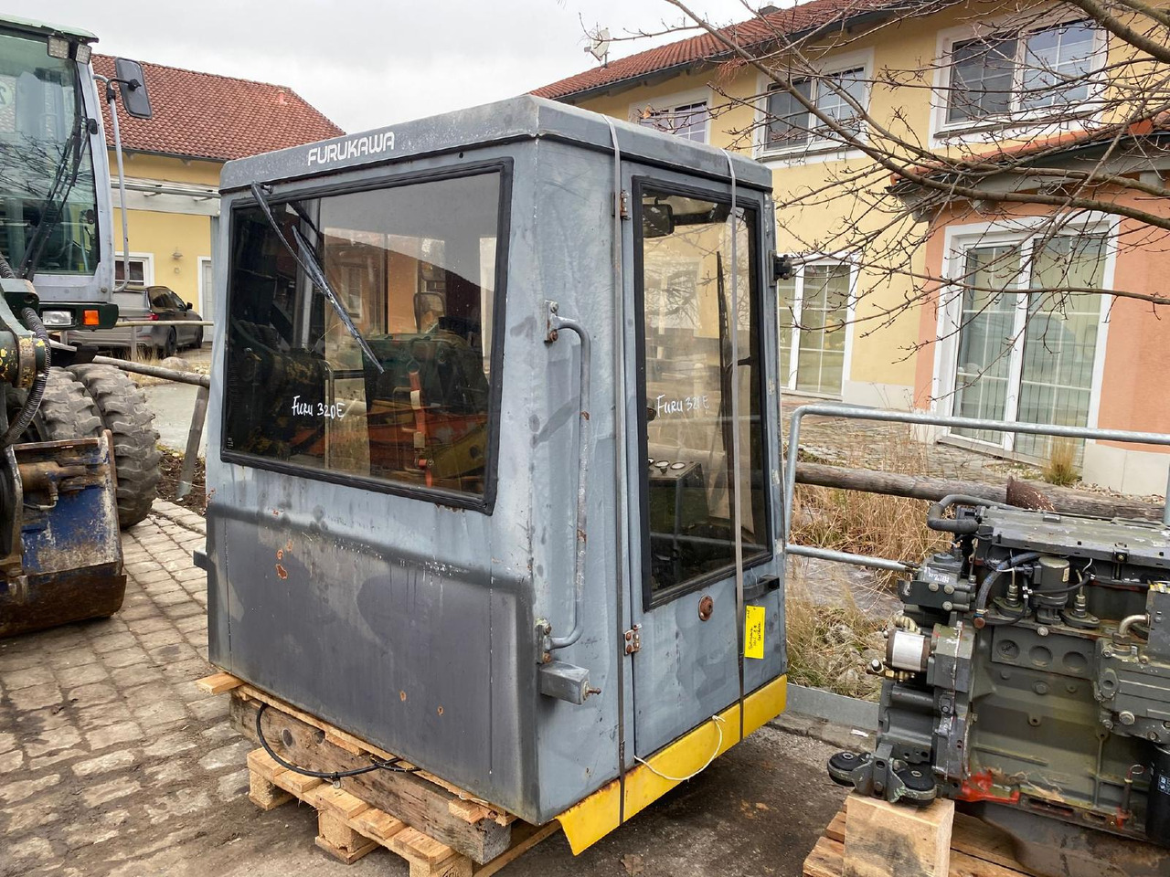 Furukawa 320 E - الكبائن - آلات البناء: صور 4 Furukawa 320 E - الكبائن - آلات البناء: صور 4