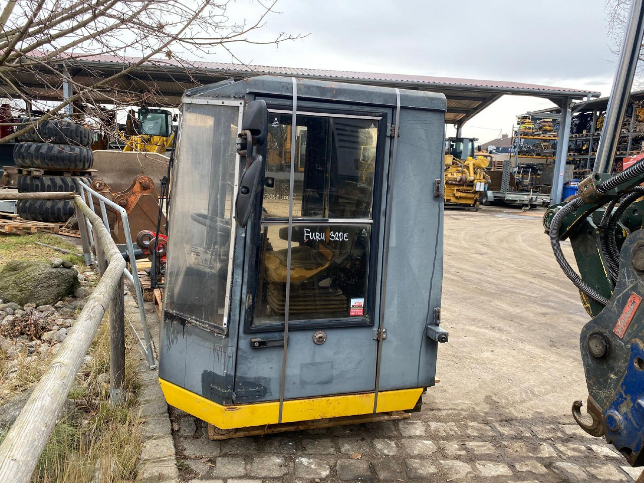 Furukawa 320 E - الكبائن - آلات البناء: صور 2 Furukawa 320 E - الكبائن - آلات البناء: صور 2