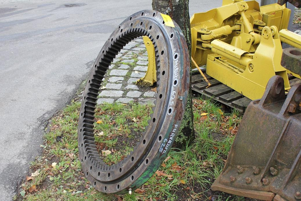 Furukawa 625 - حلقة الدوران - آلات البناء: صور 4 Furukawa 625 - حلقة الدوران - آلات البناء: صور 4