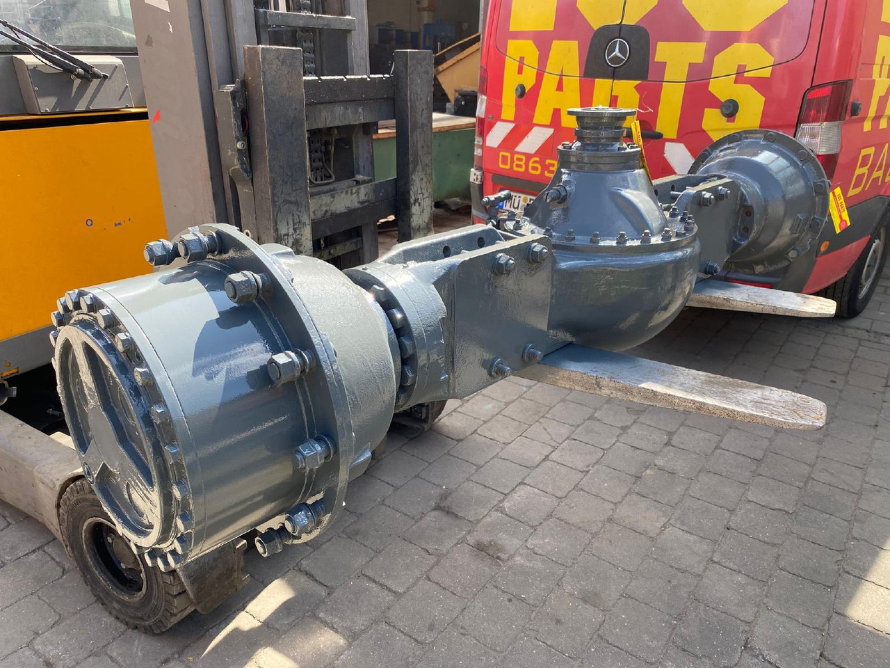 Hanomag 50E - المحور و قطع الغيار - آلات البناء: صور 1 Hanomag 50E - المحور و قطع الغيار - آلات البناء: صور 1