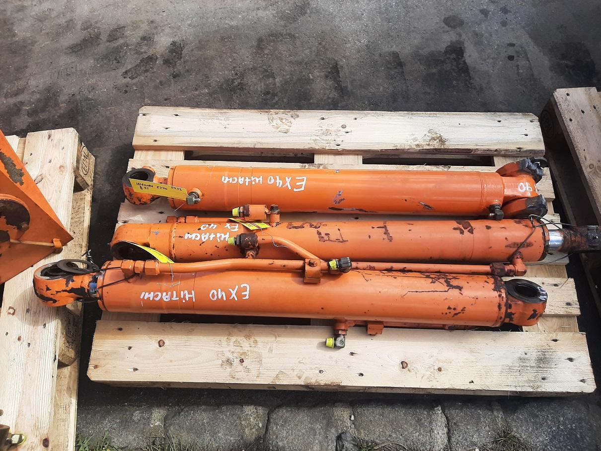 Hitachi EX 40-2 - الاسطوانة الهيدروليكية - آلات البناء: صور 1 Hitachi EX 40-2 - الاسطوانة الهيدروليكية - آلات البناء: صور 1