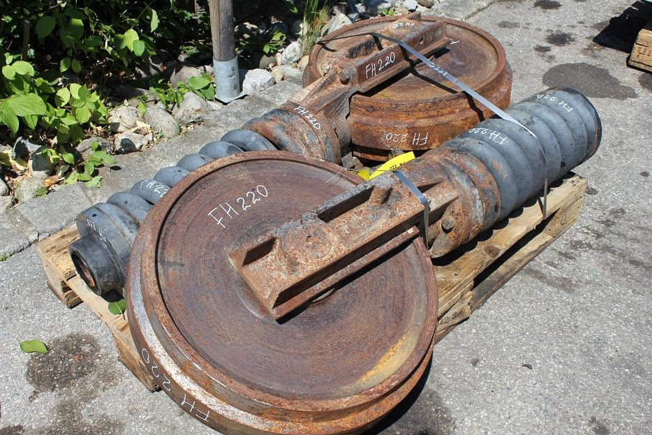 Hitachi FH 220 - أجزاء الهيكل السفلي - آلات البناء: صور 3 Hitachi FH 220 - أجزاء الهيكل السفلي - آلات البناء: صور 3