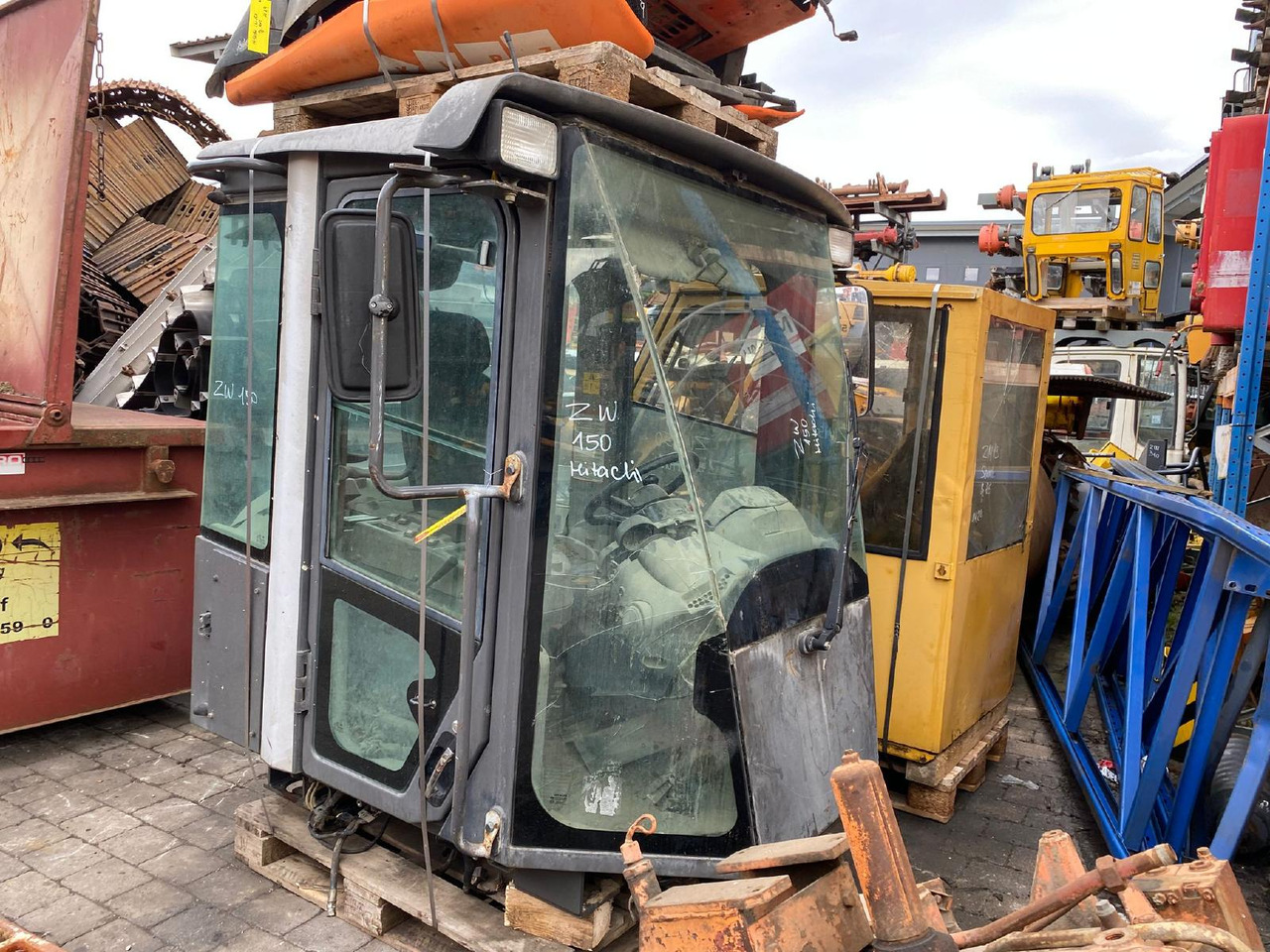 Hitachi ZW 150 - الكبائن - حفارة: صور 1 Hitachi ZW 150 - الكبائن - حفارة: صور 1