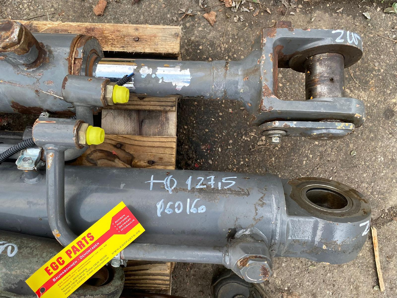 Hitachi ZW 150 - الاسطوانة الهيدروليكية - آلات البناء: صور 2 Hitachi ZW 150 - الاسطوانة الهيدروليكية - آلات البناء: صور 2