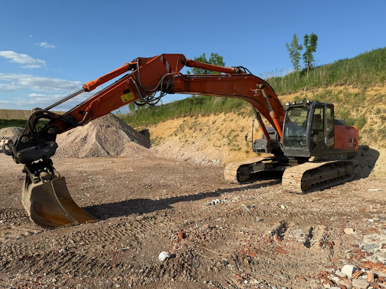 Hitachi ZX 250 LCN -3 - حفارات زحافة: صور 3 Hitachi ZX 250 LCN -3 - حفارات زحافة: صور 3