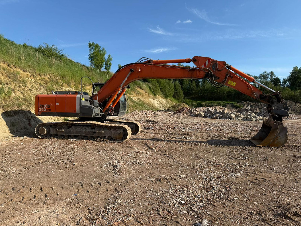 Hitachi ZX 250 LCN -3 - حفارات زحافة: صور 4 Hitachi ZX 250 LCN -3 - حفارات زحافة: صور 4