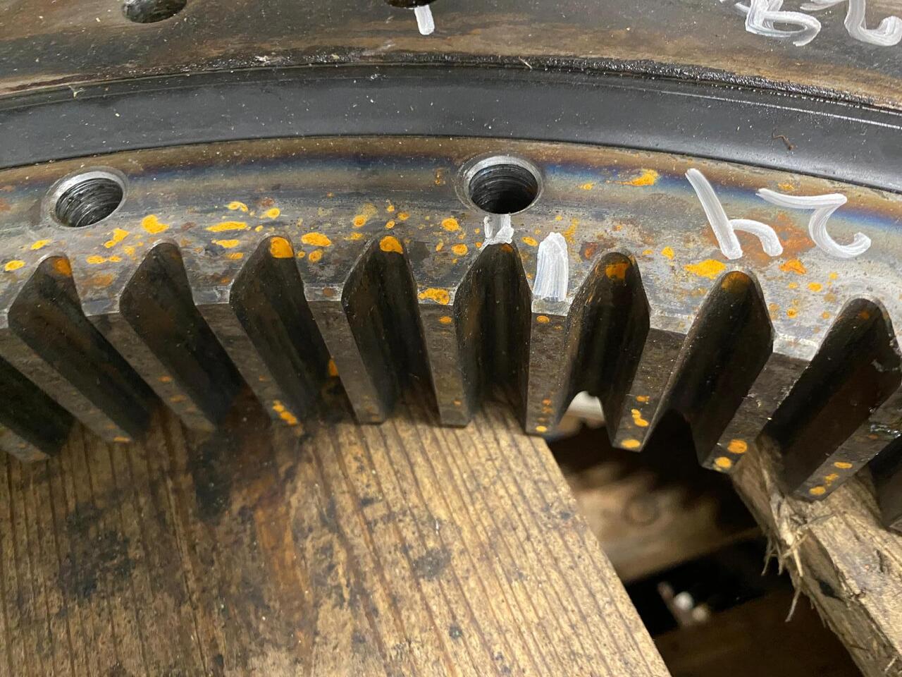 Hitachi ZX 50 - حلقة الدوران - آلات البناء: صور 4 Hitachi ZX 50 - حلقة الدوران - آلات البناء: صور 4