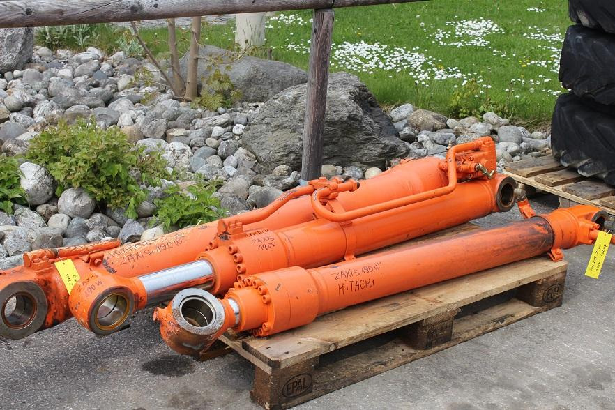 Hitachi ZX190W - الاسطوانة الهيدروليكية - آلات البناء: صور 2 Hitachi ZX190W - الاسطوانة الهيدروليكية - آلات البناء: صور 2