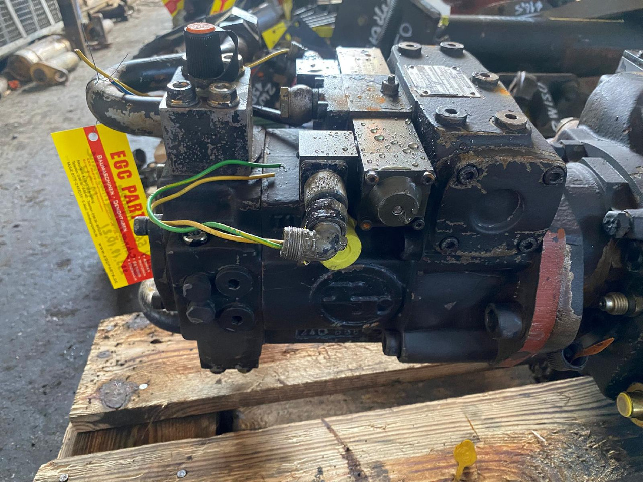 Hydromatik A4V56, A4V125 aus Kässbohrer PB 240D - علم السوائل المتحركة - سيارة بلدية: صور 3 Hydromatik A4V56, A4V125 aus Kässbohrer PB 240D - علم السوائل المتحركة - سيارة بلدية: صور 3