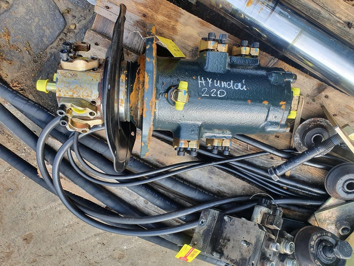 Hyundai Robex 220 LC 9A - علم السوائل المتحركة - آلات البناء: صور 2 Hyundai Robex 220 LC 9A - علم السوائل المتحركة - آلات البناء: صور 2