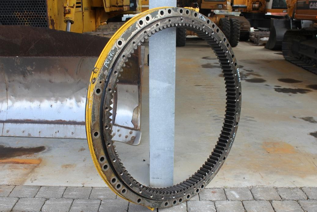 Komatsu PC 240 NLC -6K - حلقة الدوران - آلات البناء: صور 5 Komatsu PC 240 NLC -6K - حلقة الدوران - آلات البناء: صور 5