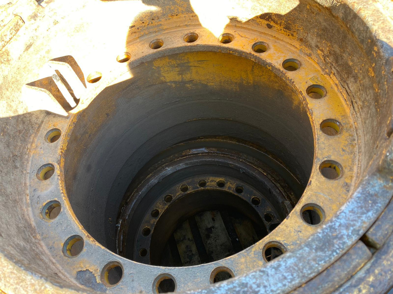 Liebherr 26,5R25 aus L564 - الإطارات - آلات البناء: صور 2 Liebherr 26,5R25 aus L564 - الإطارات - آلات البناء: صور 2