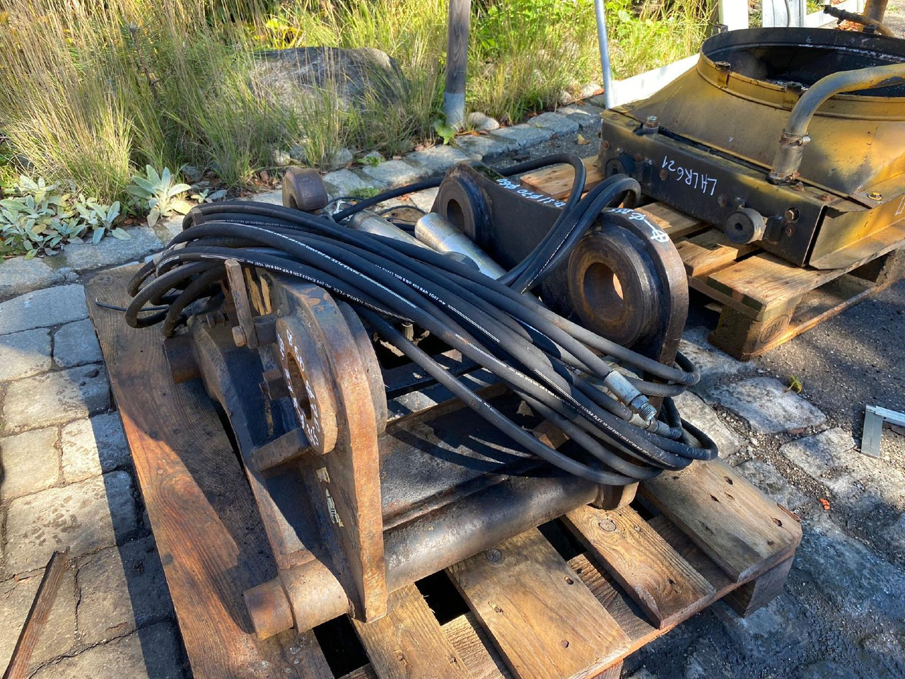 وصلة الربط للمعدات المعلقة - آلات البناء Liebherr 900: صور 8