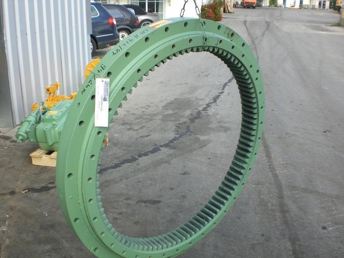 Liebherr A 922 - حلقة الدوران - آلات البناء: صور 5 Liebherr A 922 - حلقة الدوران - آلات البناء: صور 5