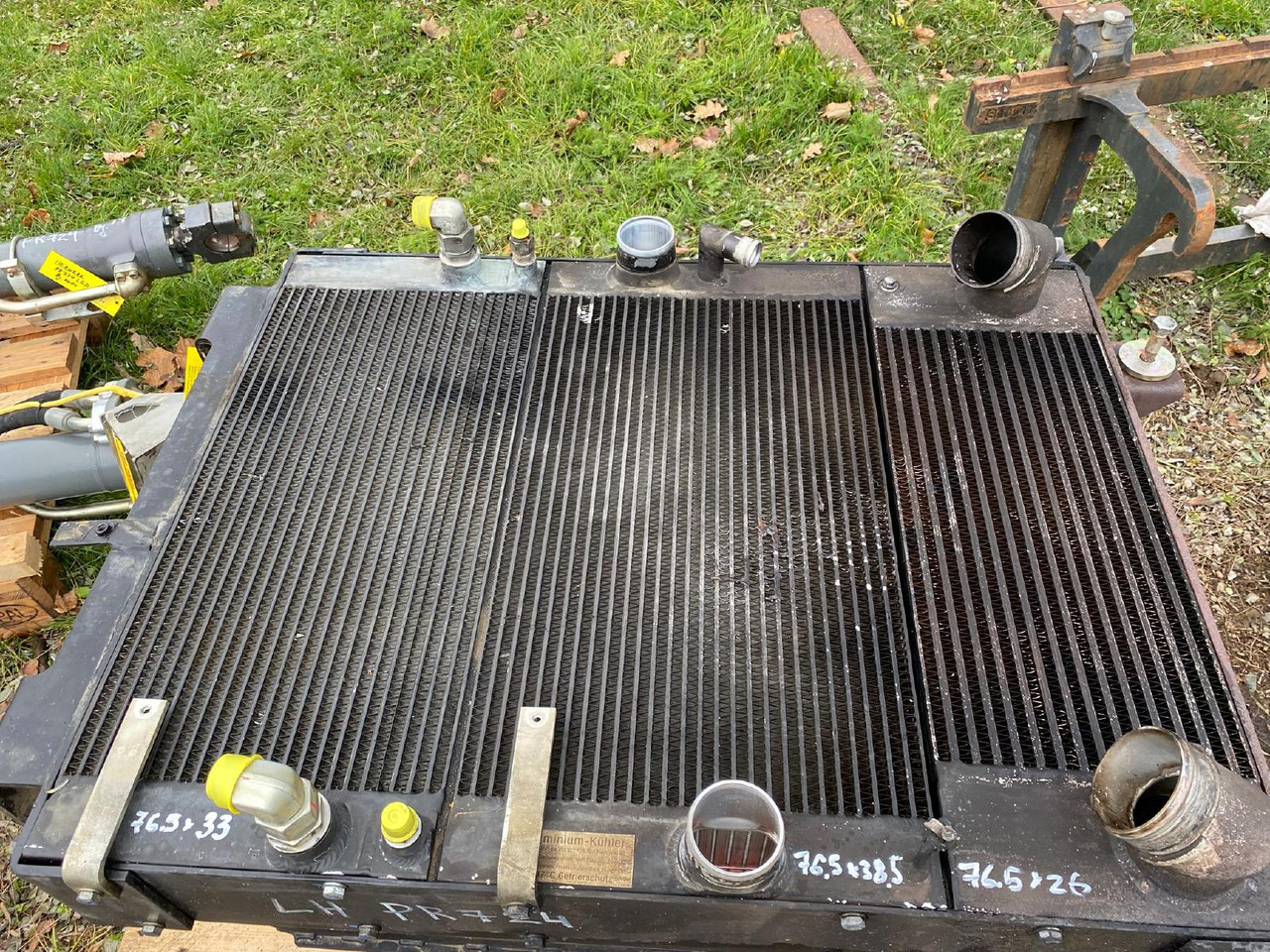 Liebherr PR 724 - نظام التبريد - آلات البناء: صور 2 Liebherr PR 724 - نظام التبريد - آلات البناء: صور 2