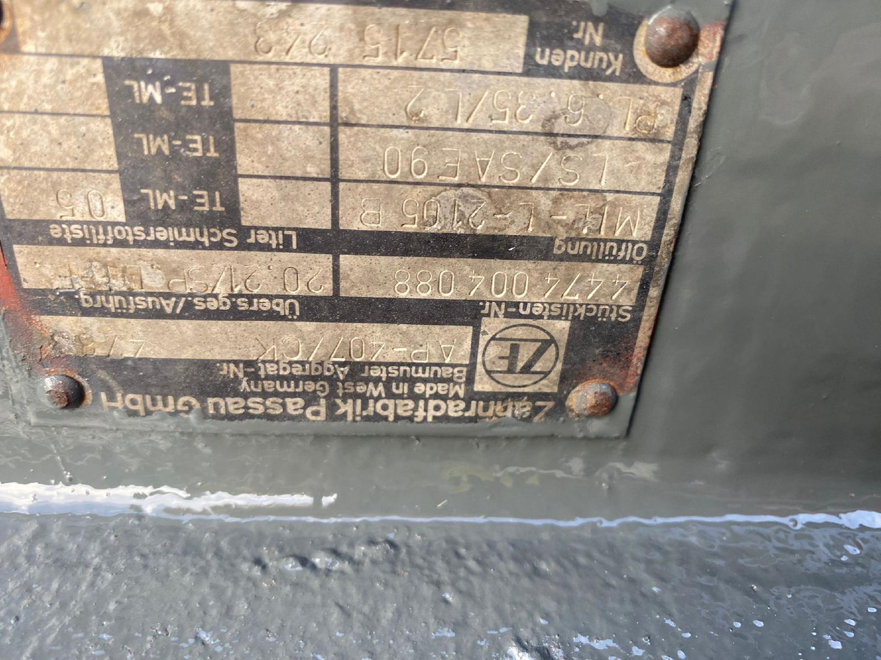 Liebherr ZF AP 409 aus LH L 531 - المحور و قطع الغيار - آلات البناء: صور 3 Liebherr ZF AP 409 aus LH L 531 - المحور و قطع الغيار - آلات البناء: صور 3