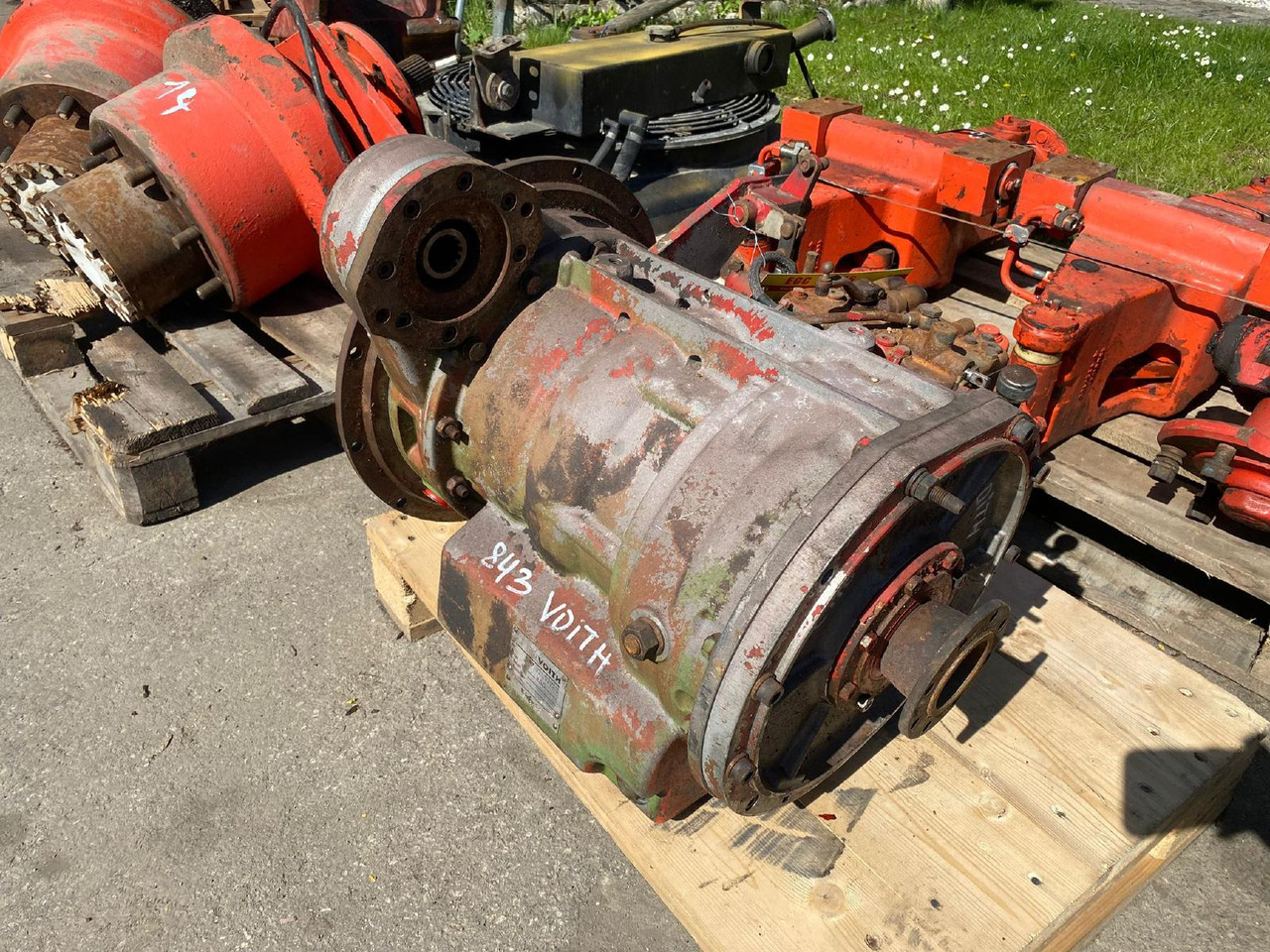 Voith 843 - نقل الحركة - آلات البناء: صور 2 Voith 843 - نقل الحركة - آلات البناء: صور 2