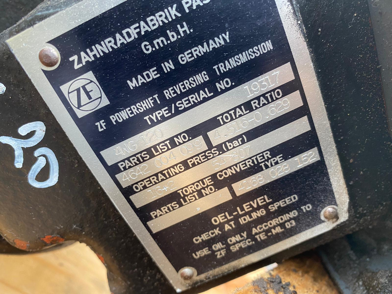 ZF 4 WG 120 aus O&K L 20 - علبة التروس - آلات البناء: صور 4 ZF 4 WG 120 aus O&K L 20 - علبة التروس - آلات البناء: صور 4