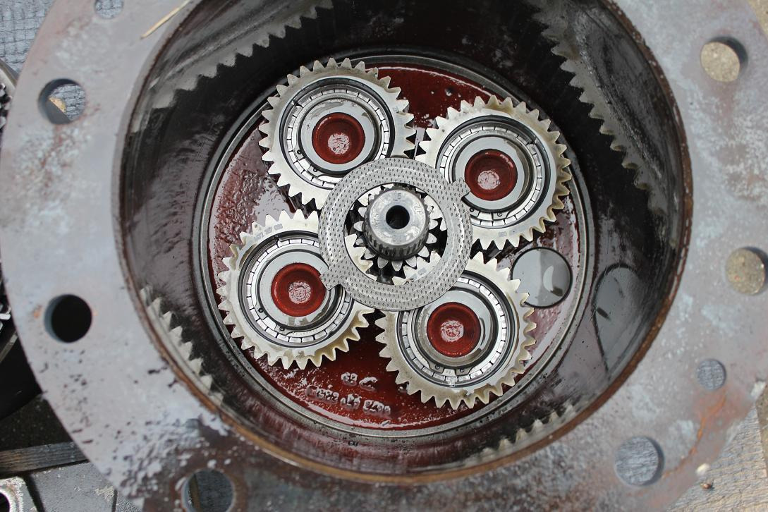 ZF APB-L 775 - المحور و قطع الغيار - آلات البناء: صور 3 ZF APB-L 775 - المحور و قطع الغيار - آلات البناء: صور 3