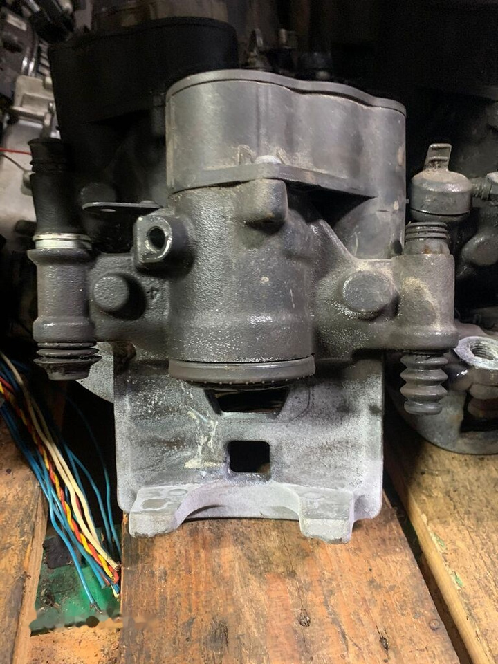 Brembo elektryczne D43901 Iveco Daily prawy, lewy, tył 2019- D43901 - السرج - شاحنة: صور 3 Brembo elektryczne D43901 Iveco Daily prawy, lewy, tył 2019- D43901 - السرج - شاحنة: صور 3