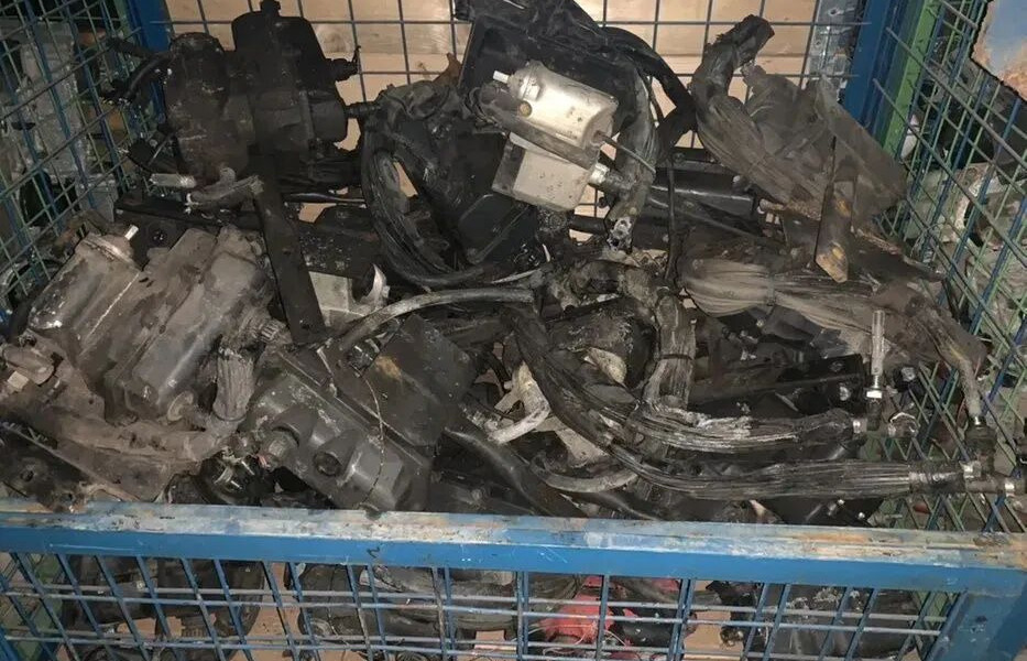 Mercedes-Benz Mercedes Actros MP3 Euro 5 A0001400478 Mercedes-Benz Mercedes Actros MP3 Euro 5 truck - كاتم الصوت/ نظام العادم - شاحنة: صور 5 Mercedes-Benz Mercedes Actros MP3 Euro 5 A0001400478 Mercedes-Benz Mercedes Actros MP3 Euro 5 truck - كاتم الصوت/ نظام العادم - شاحنة: صور 5