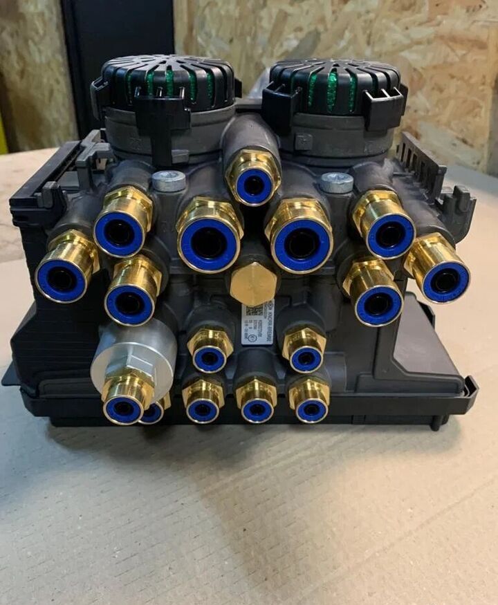 Modulator Naczepowy EBS ES2090 K055372V05 Knorr Bremse Nowy Oryg ES2090 K055372V0 - صمام الفرامل - شاحنة: صور 1 Modulator Naczepowy EBS ES2090 K055372V05 Knorr Bremse Nowy Oryg ES2090 K055372V0 - صمام الفرامل - شاحنة: صور 1