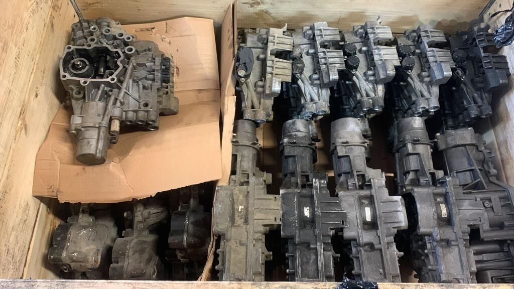 Wybierak Skrzyni Biegów Mercedes Actros MP4 A9612604863 / 421353 - صمامات هيدروليكية - شاحنة: صور 2 Wybierak Skrzyni Biegów Mercedes Actros MP4 A9612604863 / 421353 - صمامات هيدروليكية - شاحنة: صور 2