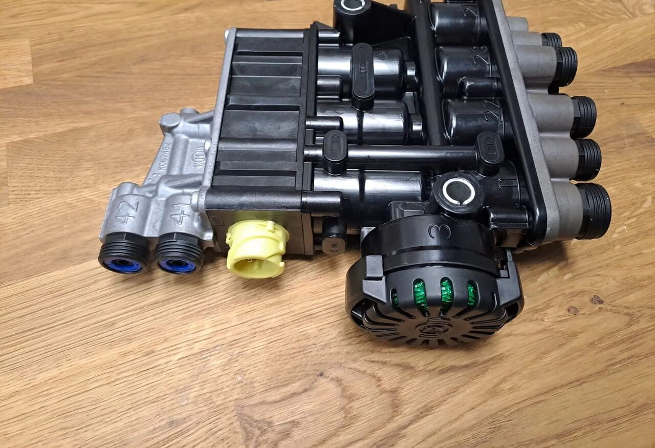 ZAWÓR ECAS K058032N00 NOWY Zawór Sterujący Poduszek Knorr Bremse K058032N00 - صمام الفرامل - شاحنة: صور 3 ZAWÓR ECAS K058032N00 NOWY Zawór Sterujący Poduszek Knorr Bremse K058032N00 - صمام الفرامل - شاحنة: صور 3