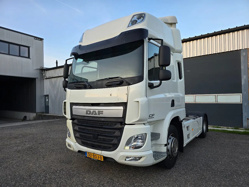 DAF CF Super Space Cabin - شاحنة جرار: صور 1 DAF CF Super Space Cabin - شاحنة جرار: صور 1
