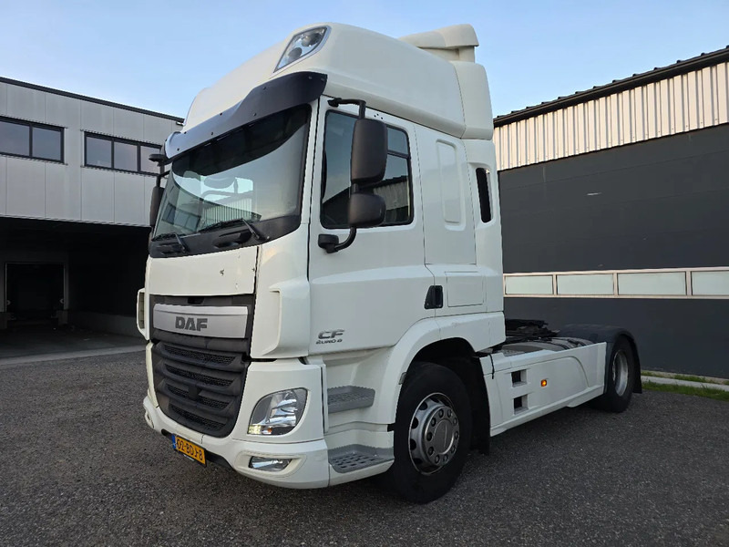 DAF CF Super Space Cabin - شاحنة جرار: صور 3 DAF CF Super Space Cabin - شاحنة جرار: صور 3