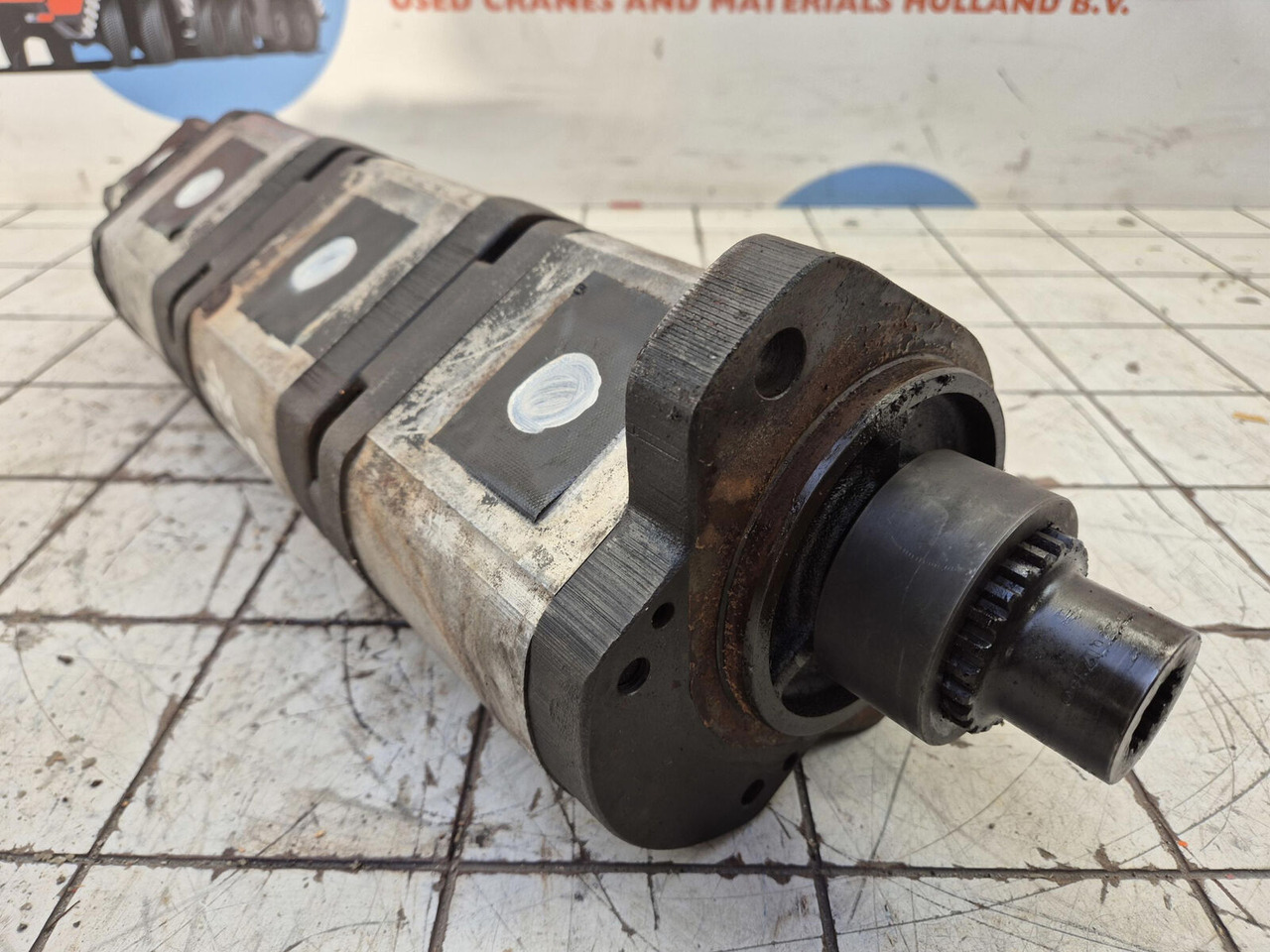 Bosch Bosch 4 way gear pump - مضخة هيدروليكية - الرافعة: صور 1 Bosch Bosch 4 way gear pump - مضخة هيدروليكية - الرافعة: صور 1