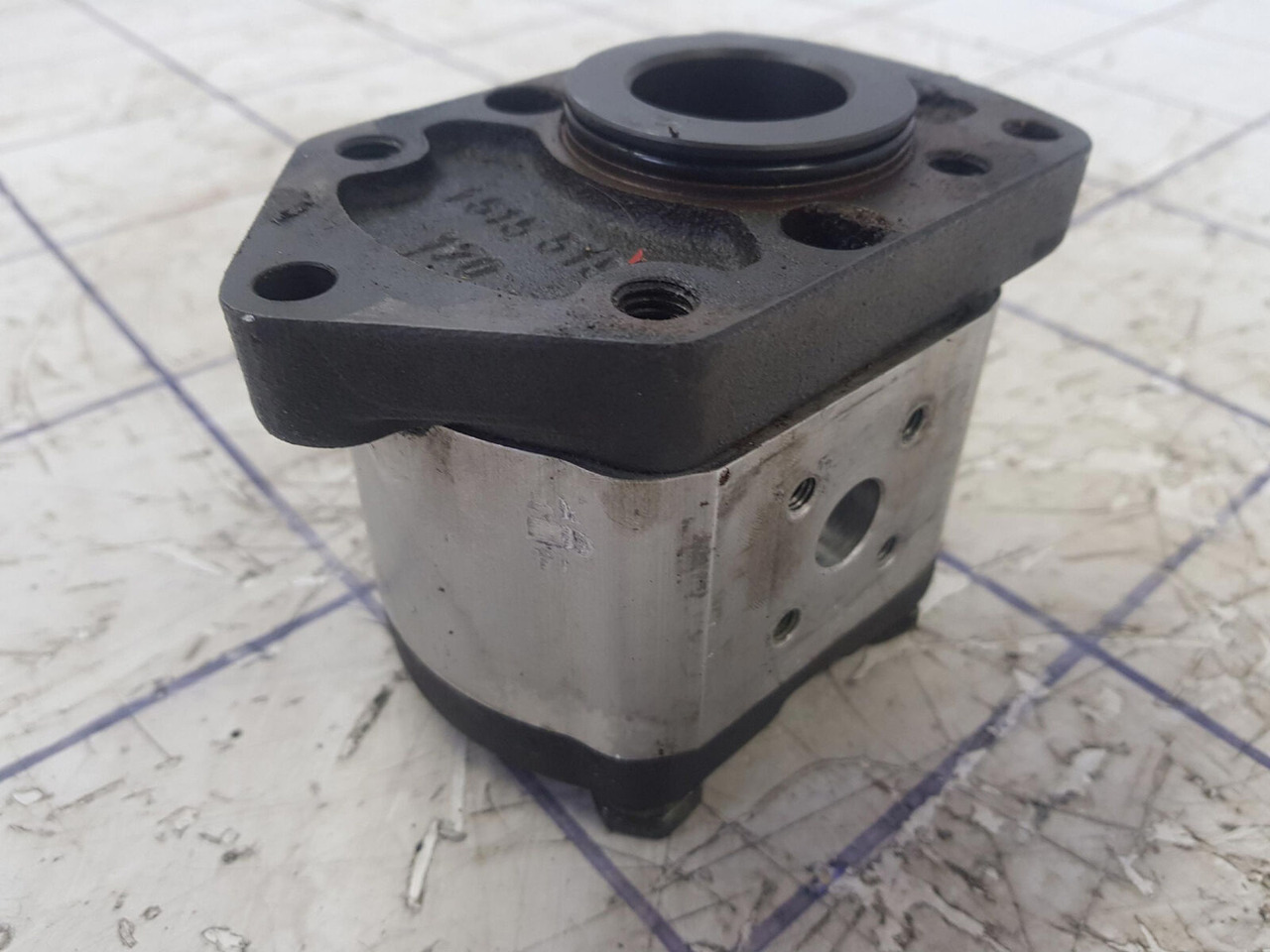 Bosch Bosch gear pump - مضخة هيدروليكية - موبايل كرين: صور 2 Bosch Bosch gear pump - مضخة هيدروليكية - موبايل كرين: صور 2