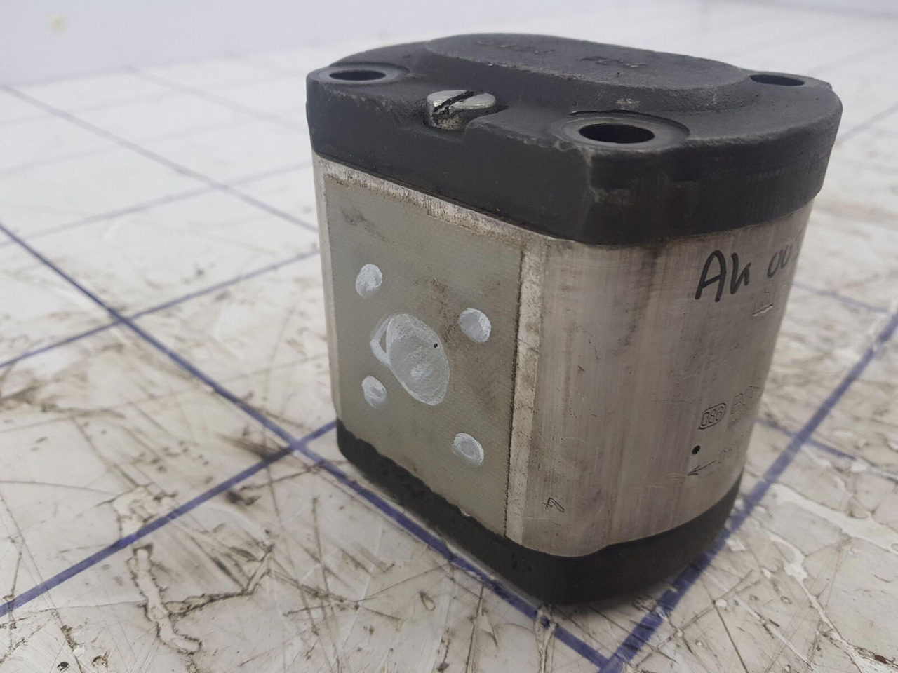 Bosch Bosch gear pump - مضخة هيدروليكية - موبايل كرين: صور 3 Bosch Bosch gear pump - مضخة هيدروليكية - موبايل كرين: صور 3