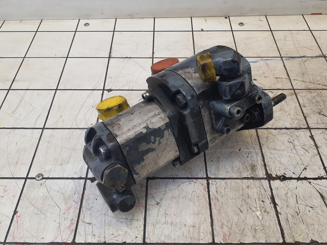 Bosch LTM 1060 dual gear pump - مضخة هيدروليكية - موبايل كرين: صور 3 Bosch LTM 1060 dual gear pump - مضخة هيدروليكية - موبايل كرين: صور 3