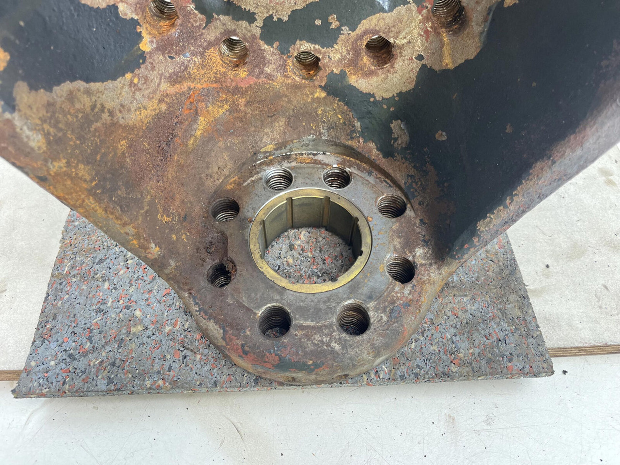 مفصل التوجيه - الرافعة FAUN RTF 40 Steering knuckle 16 holes axle 3: صور 8