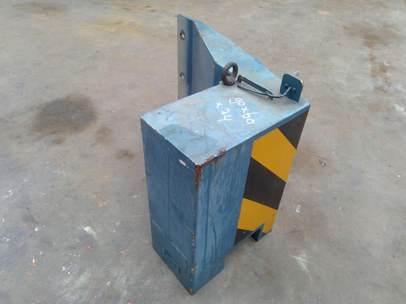 Faun ATF 40G-2 counterweight 0,7 ton left side - ثقل موازن - آلات البناء: صور 4 Faun ATF 40G-2 counterweight 0,7 ton left side - ثقل موازن - آلات البناء: صور 4