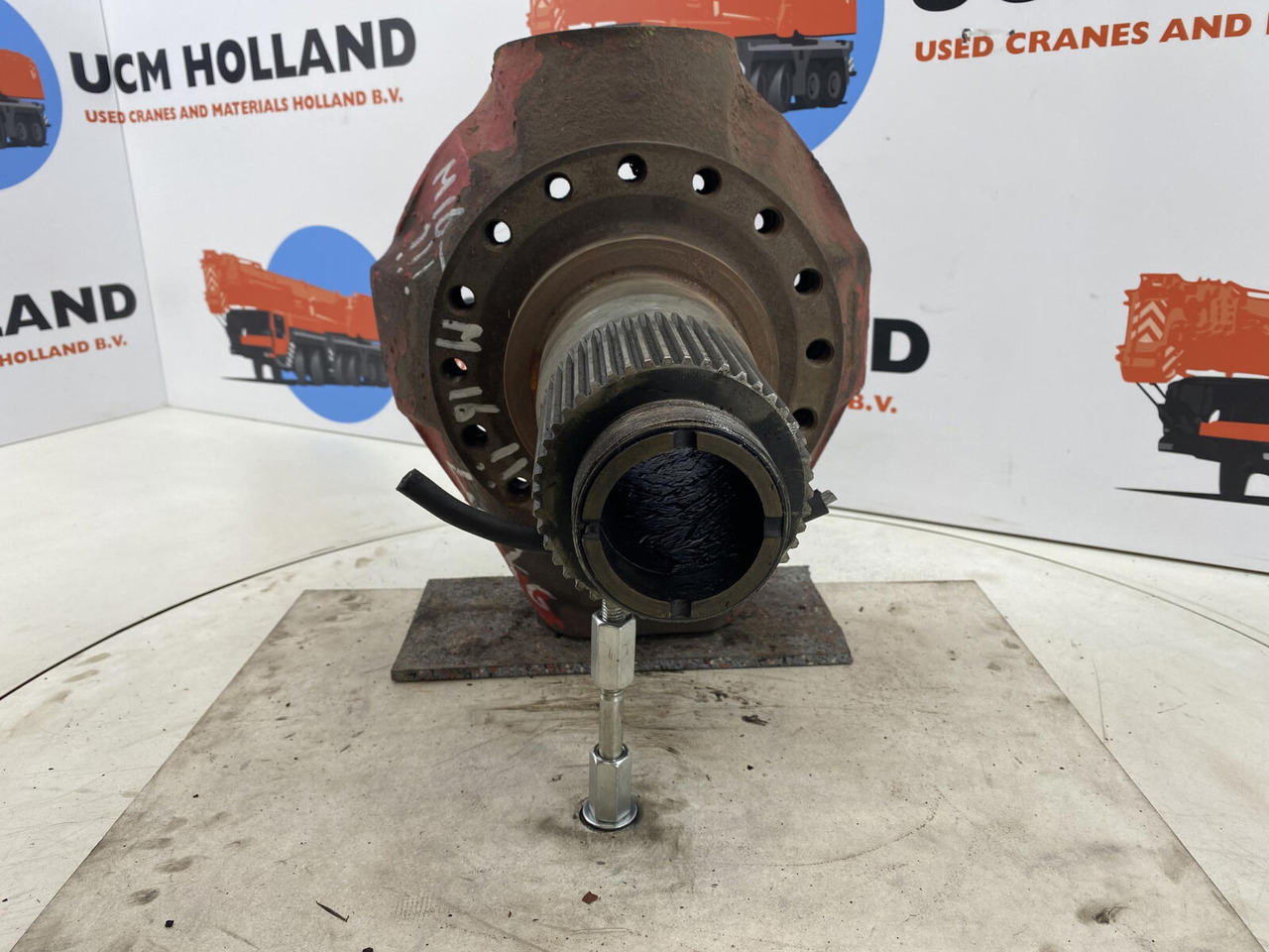 Gottwald AMK 70 Steering knuckle 16 holes axle 2 - مفصل التوجيه - موبايل كرين: صور 2 Gottwald AMK 70 Steering knuckle 16 holes axle 2 - مفصل التوجيه - موبايل كرين: صور 2