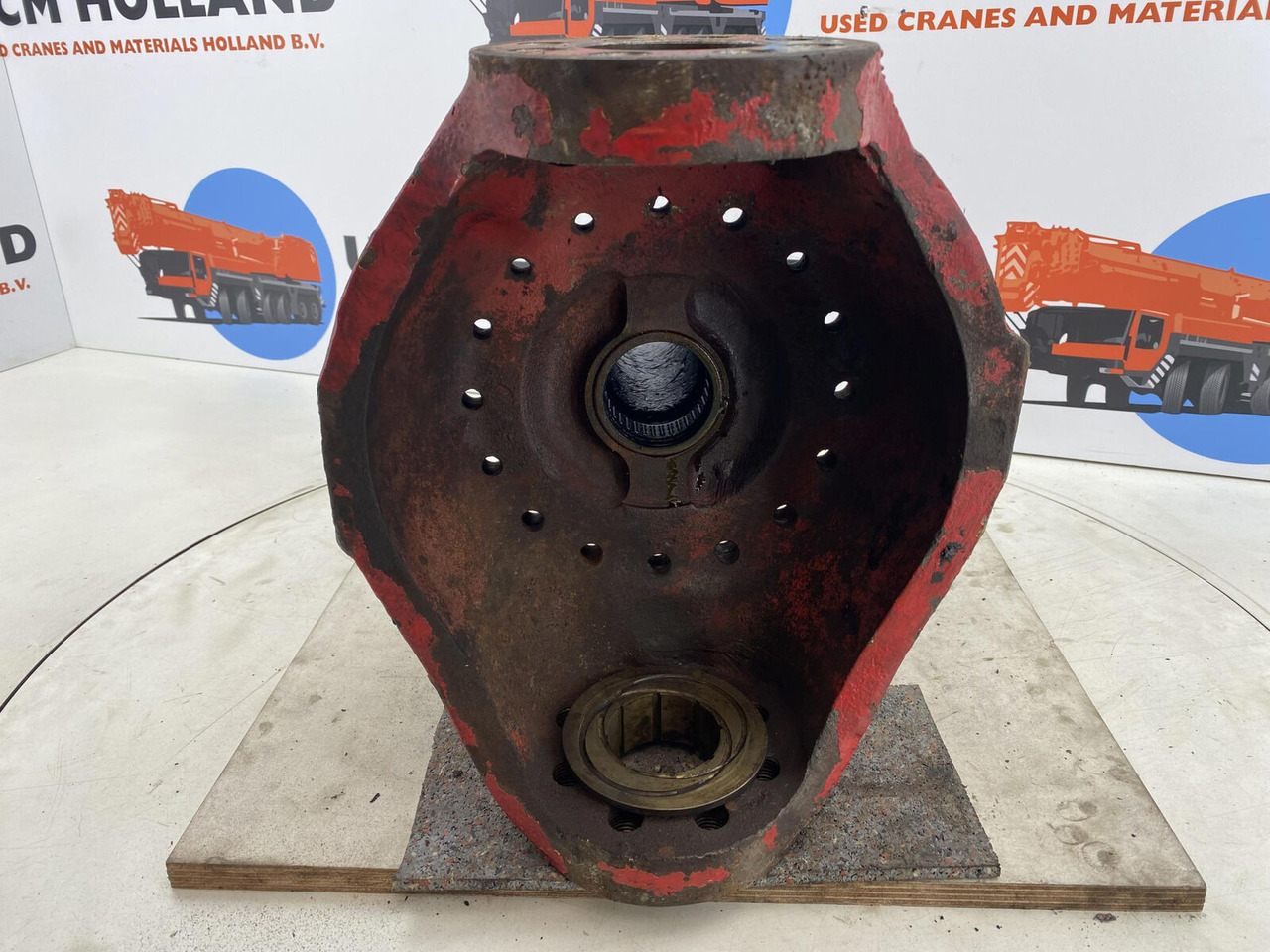 Gottwald AMK 70 Steering knuckle 16 holes axle 2 - مفصل التوجيه - موبايل كرين: صور 5 Gottwald AMK 70 Steering knuckle 16 holes axle 2 - مفصل التوجيه - موبايل كرين: صور 5