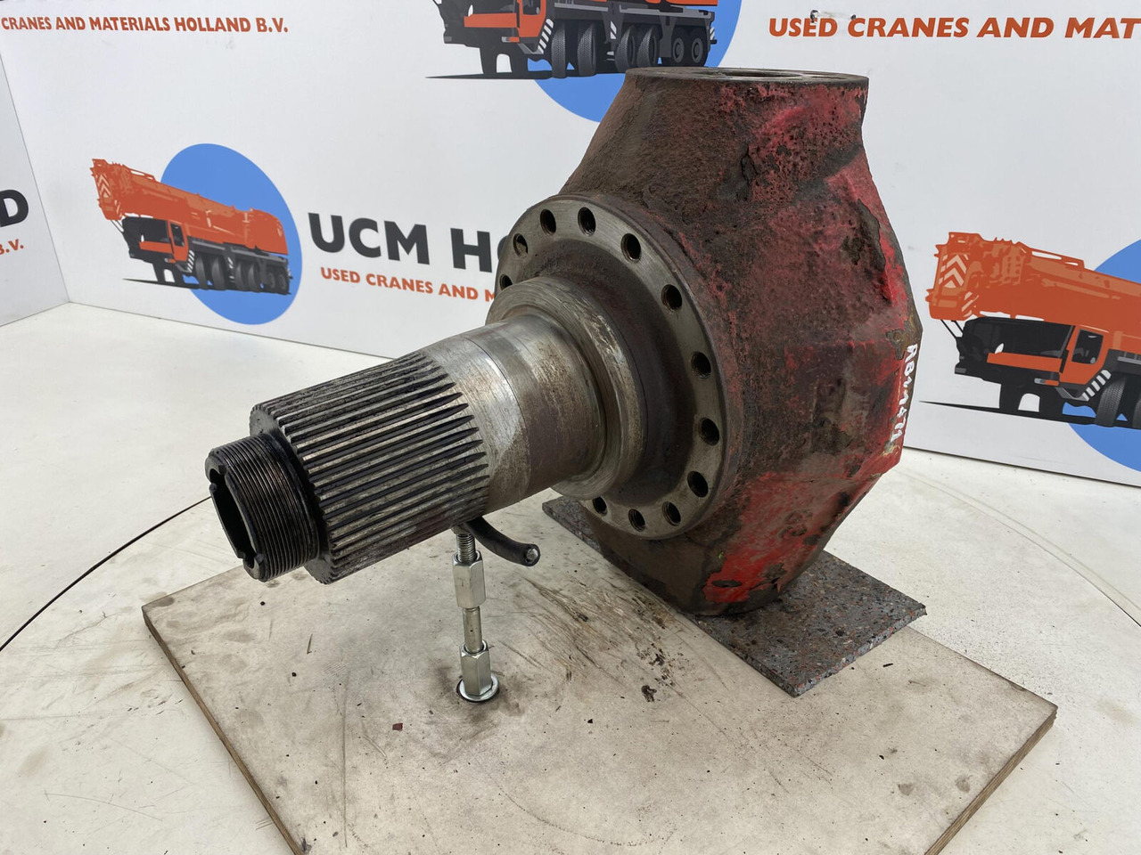 Gottwald AMK Steering knuckle 16 holes - مفصل التوجيه - موبايل كرين: صور 1 Gottwald AMK Steering knuckle 16 holes - مفصل التوجيه - موبايل كرين: صور 1