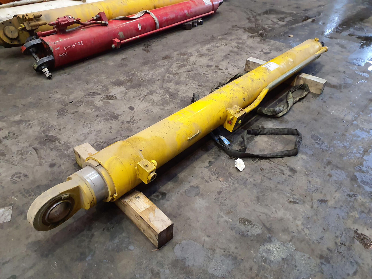 Grove GMK 2035 boom cylinder - الاسطوانة الهيدروليكية - موبايل كرين: صور 3 Grove GMK 2035 boom cylinder - الاسطوانة الهيدروليكية - موبايل كرين: صور 3