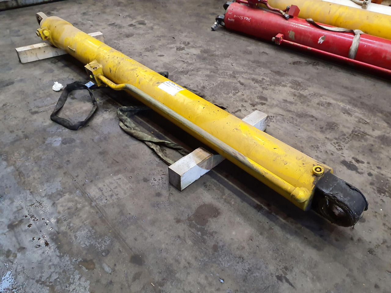Grove GMK 2035 boom cylinder - الاسطوانة الهيدروليكية - موبايل كرين: صور 2 Grove GMK 2035 boom cylinder - الاسطوانة الهيدروليكية - موبايل كرين: صور 2